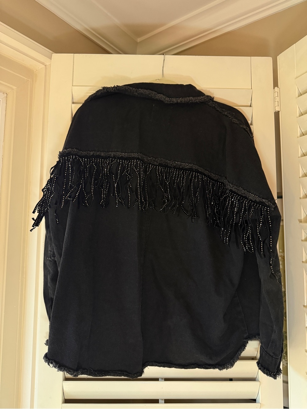 Zara Black Denim Jacket with Subtle Stud Accent - Picture 2 of 3